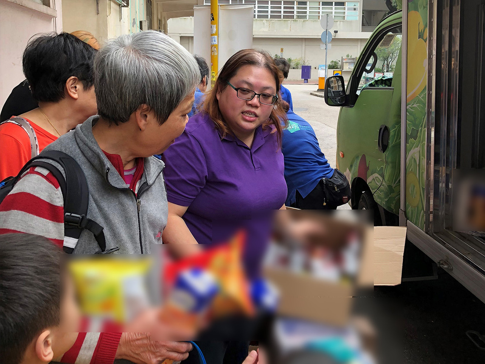 Distribution Of Snacks And Mango Juice At Ma Tau Wai Estate And Lower 